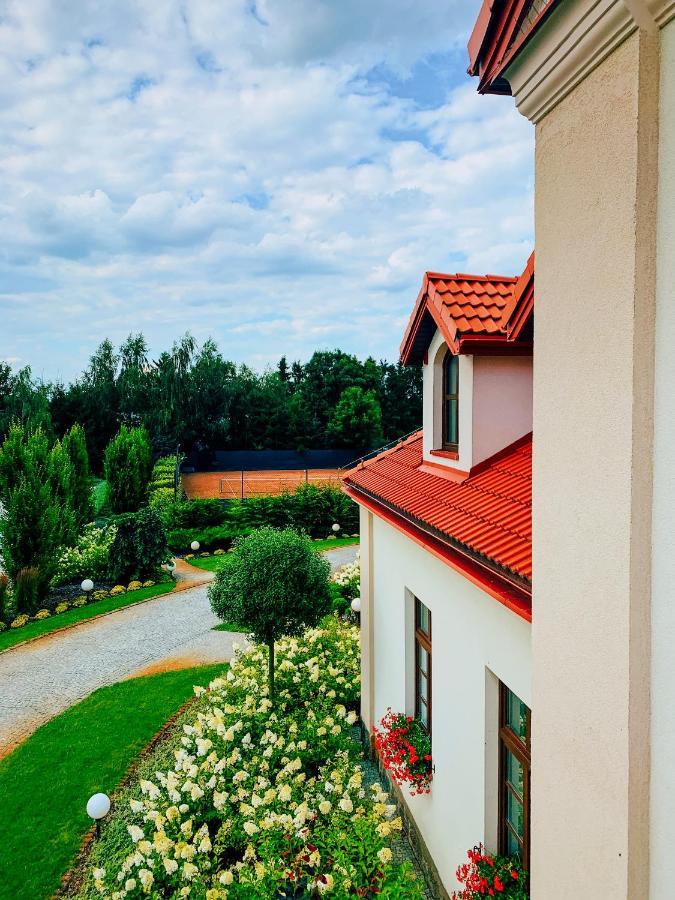 Bed and Breakfast Dwor Karwacz Пшасныш Экстерьер фото