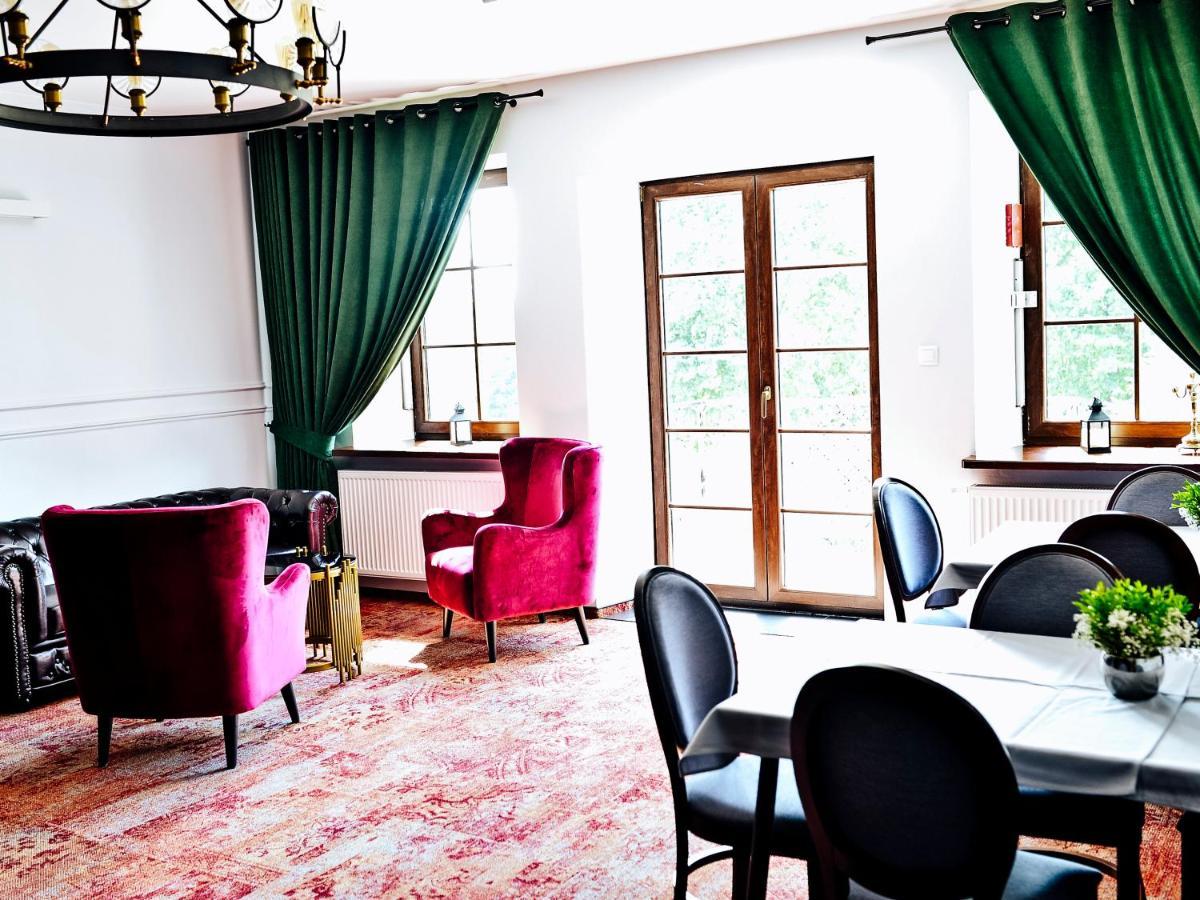 Bed and Breakfast Dwor Karwacz Пшасныш Экстерьер фото