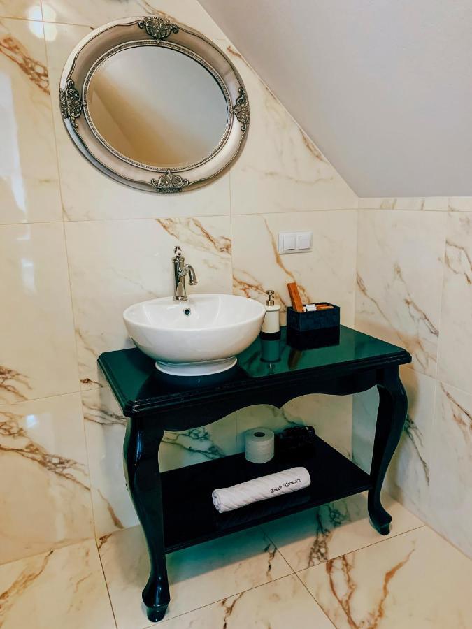 Bed and Breakfast Dwor Karwacz Пшасныш Экстерьер фото