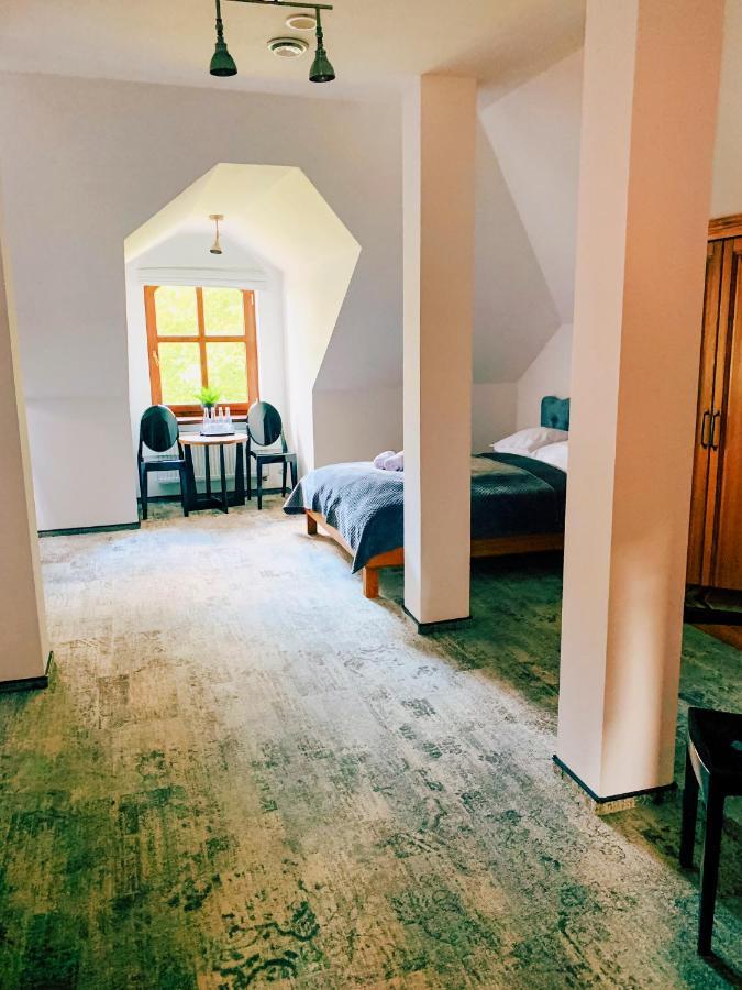 Bed and Breakfast Dwor Karwacz Пшасныш Экстерьер фото