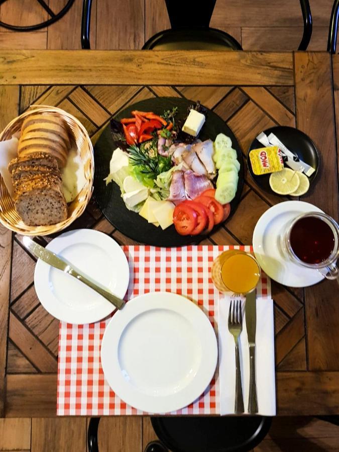 Bed and Breakfast Dwor Karwacz Пшасныш Экстерьер фото