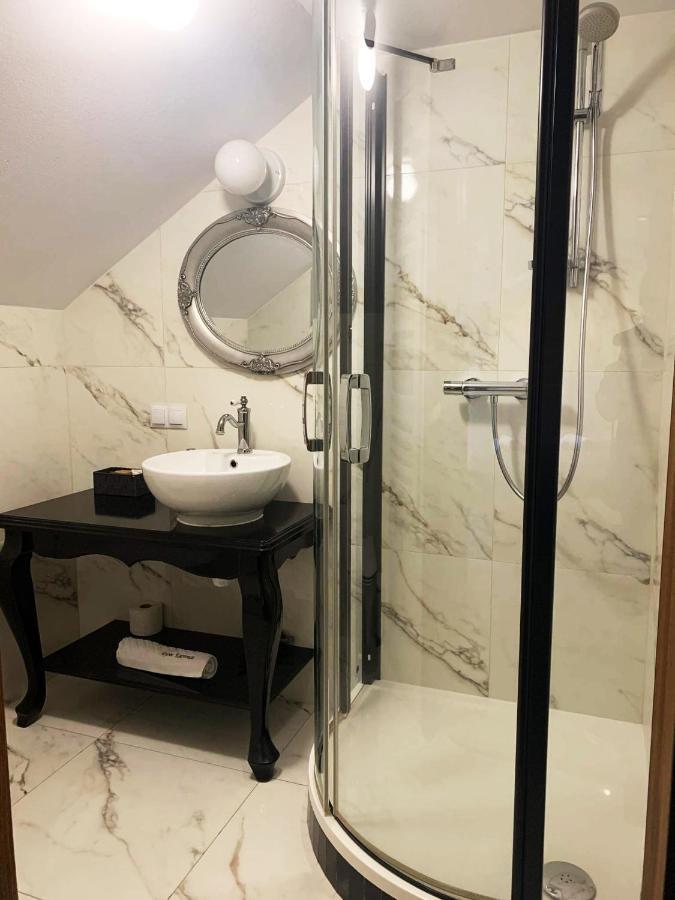 Bed and Breakfast Dwor Karwacz Пшасныш Экстерьер фото